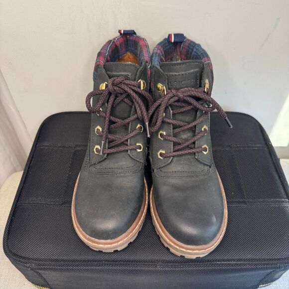 Tommy Hilfiger Tassie Black Leather Boots 7.5M | Heidi-Vibes, Get Your Hike On! - Picture 4 of 11